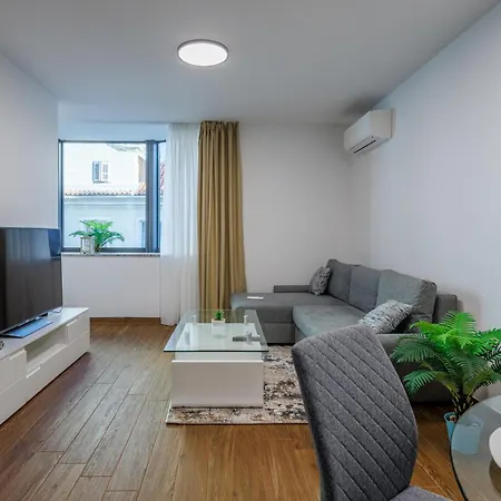 Apartman Adialuxe *