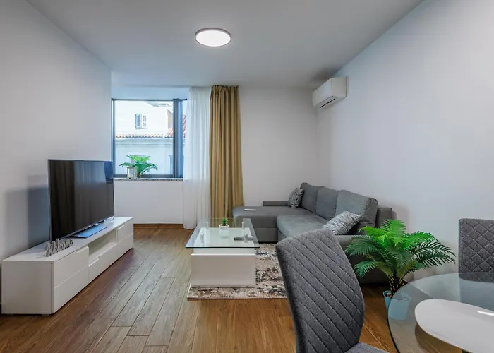 Apartment Adialuxe *